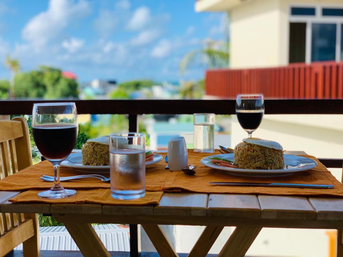 Ilaa Beach Maldives Hotel Gulhi Kültér fotó