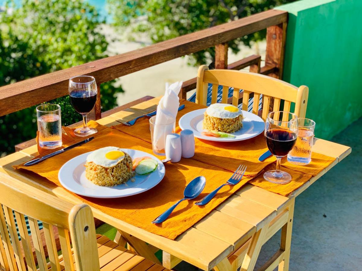Ilaa Beach Maldives Hotel Gulhi Kültér fotó