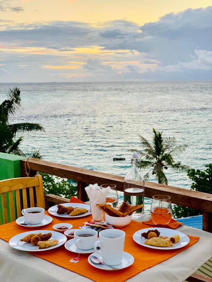 Ilaa Beach Maldives Hotel Gulhi Kültér fotó