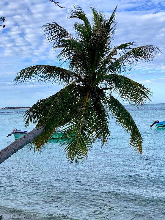 Ilaa Beach Maldives Hotel Gulhi Kültér fotó